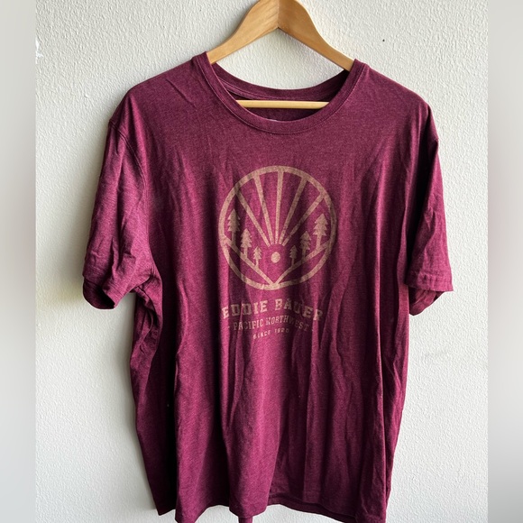 Eddie Bauer burgundy t-shirt - Picture 1 of 5